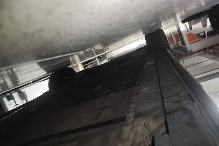 Used Nio ES7 2022 100kWh First Edition Left Side Sill