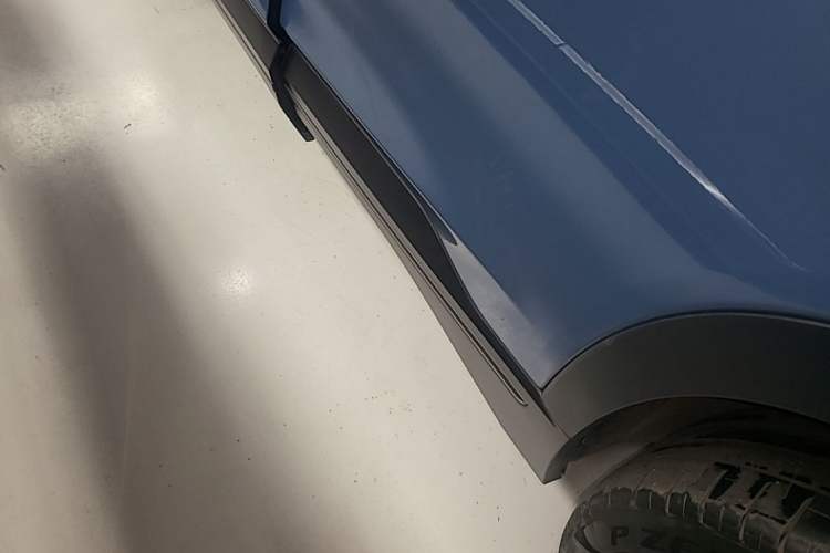 Used Nio ES7 2022 100 kWh Left Side Sill