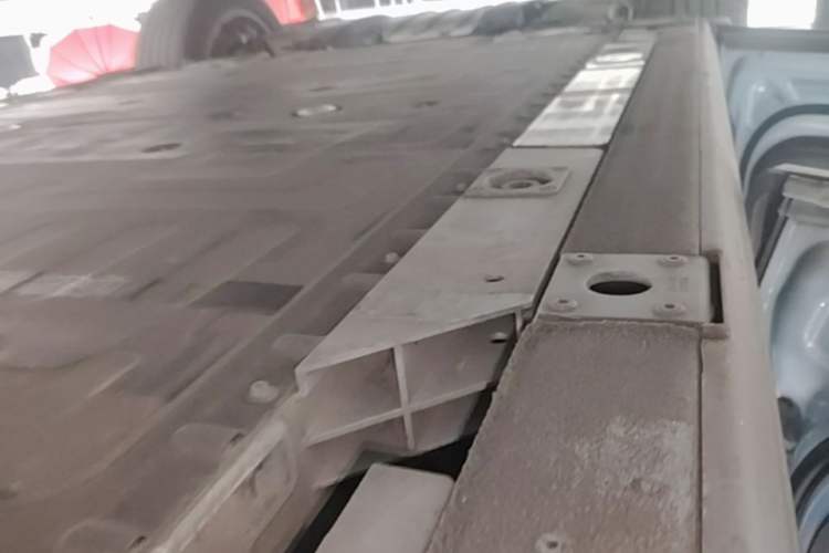Used Nio ES7 2022 75 kWh Left Side Sill