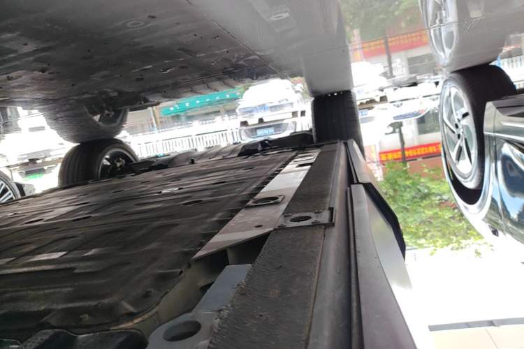 Used Nio ES7 2022 100kWh First Edition Left Side Sill
