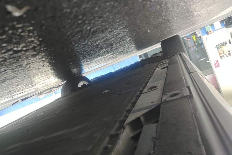 Used Nio ES7 2022 100kWh First Edition Left Side Sill