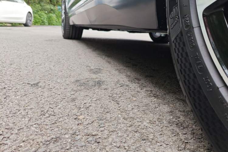 Used Nio ES7 2022 100kWh First Edition Left Side Sill