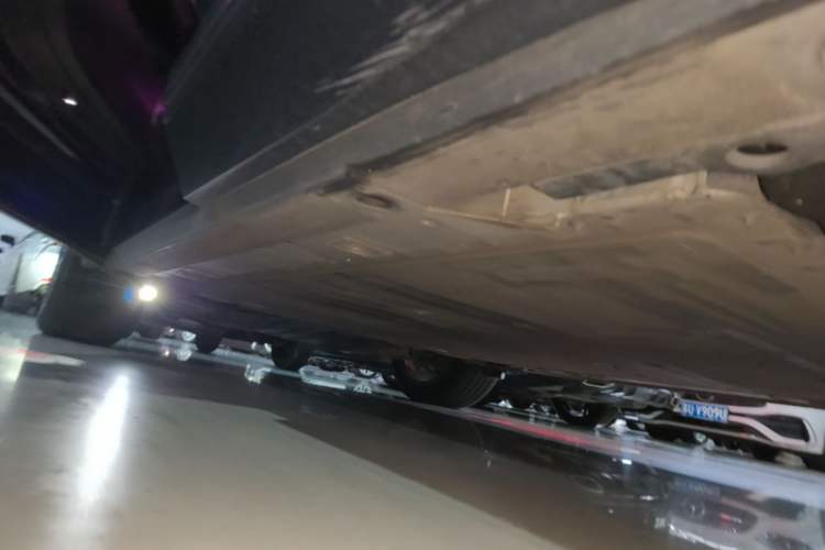 Used Nio ES7 2022 75 kWh Left Side Sill