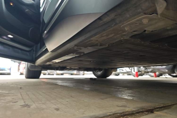 Used Nio ES7 2022 75 kWh Left Side Sill