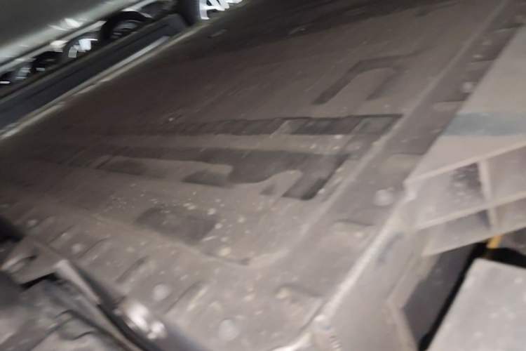 Used Nio ES7 2022 75 kWh Left Side Sill