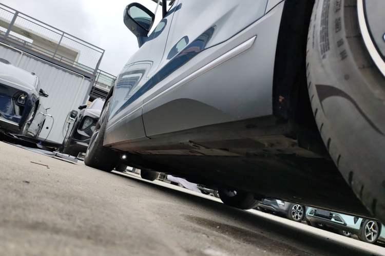 Used Nio ES7 2022 100kWh First Edition Left Side Sill