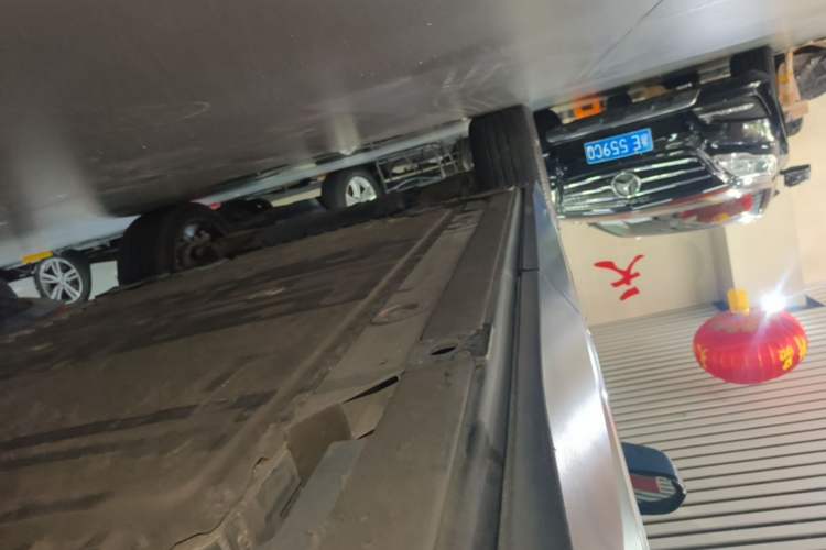 Used Nio ES7 2022 75 kWh Left Side Sill