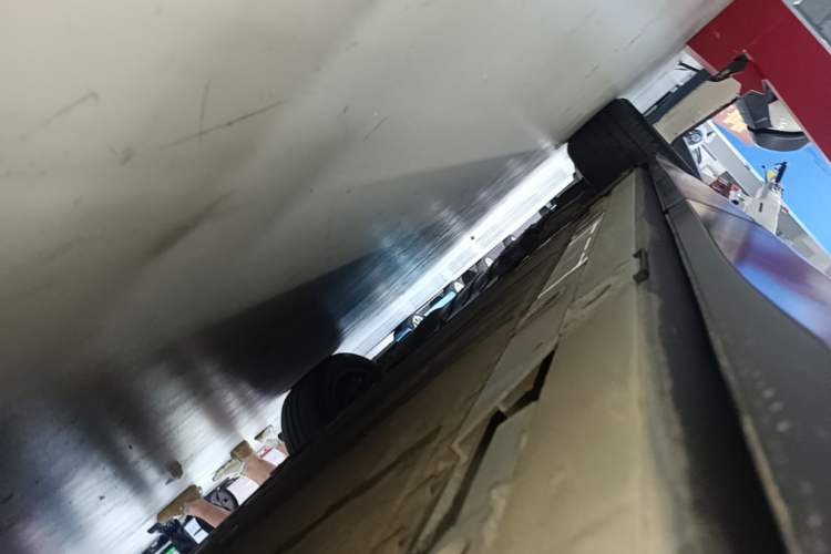 Used Nio ES7 2022 75 kWh Left Side Sill
