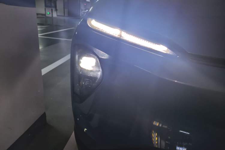 Used Nio ES7 2022 100kWh First Edition Right Front Headlight