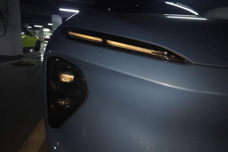 Used Nio ES7 2022 75 kWh Right Front Headlight