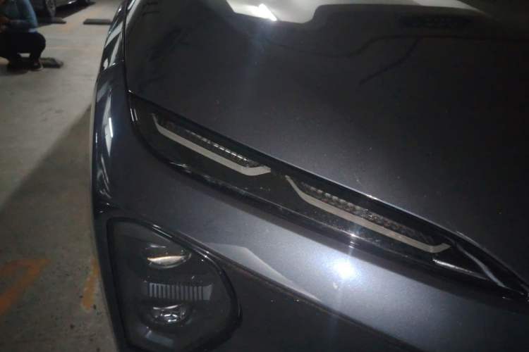 Used Nio ES7 2022 75 kWh Right Front Headlight