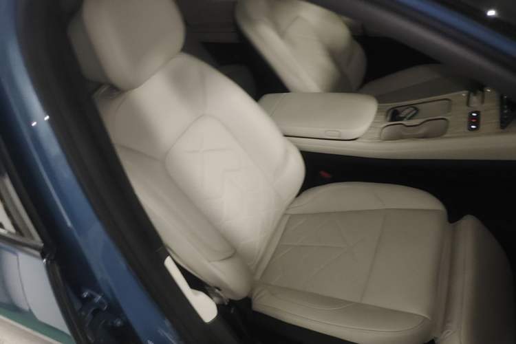 Used Nio ES7 2022 100kWh First Edition Right Front Seat