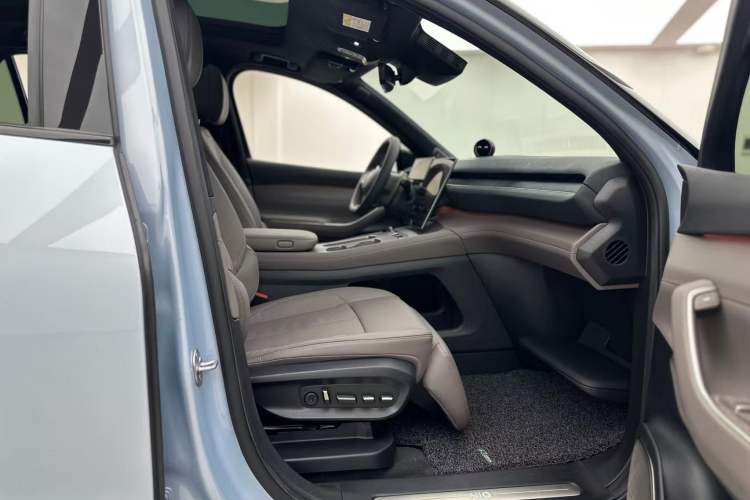 Used Nio ES7 2022 75 kWh Right Front Seat