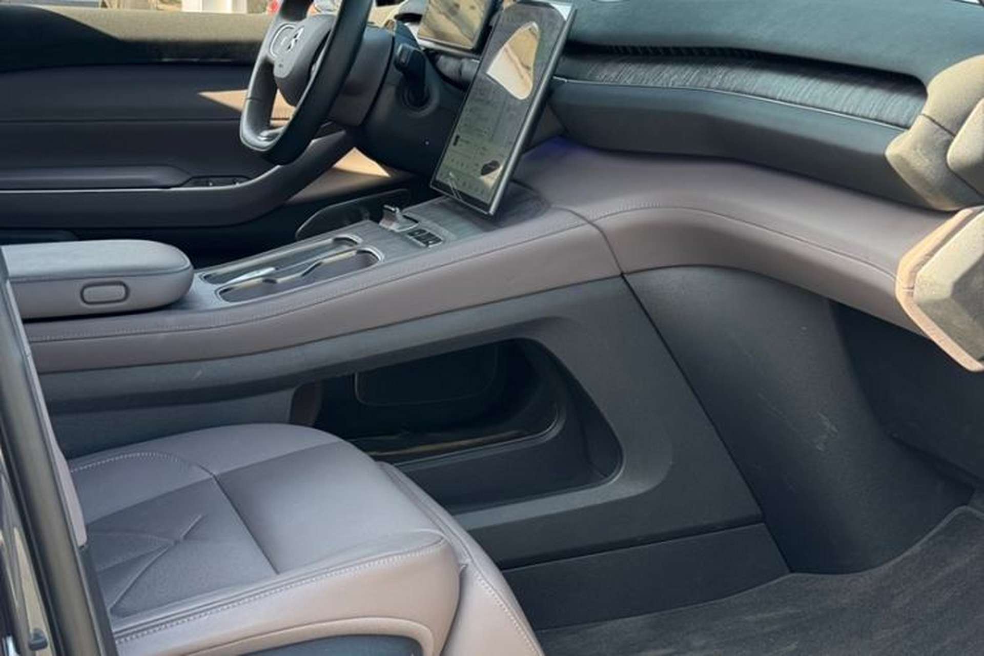 Used Nio ES7 2022 100 kWh Right Front Seat