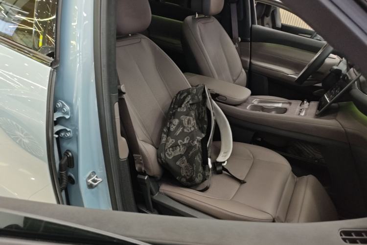 Used Nio ES7 2022 75 kWh Right Front Seat