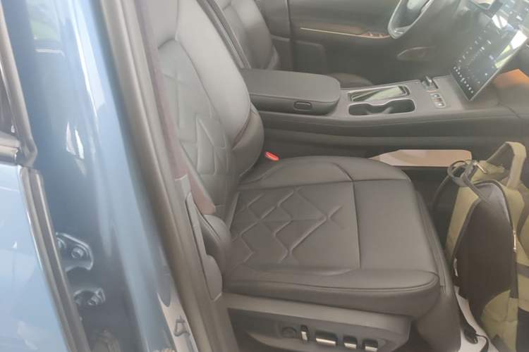 Used Nio ES7 2022 75 kWh Right Front Seat