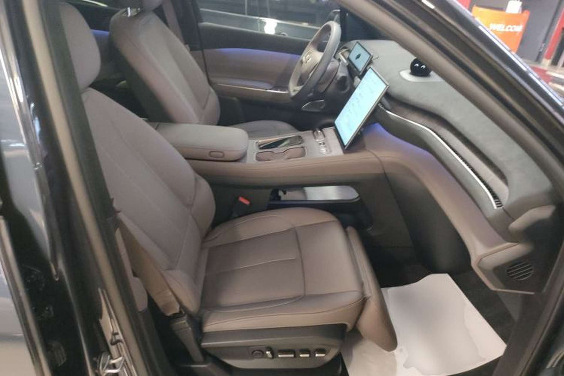 Used Nio ES7 2022 75 kWh Right Front Seat