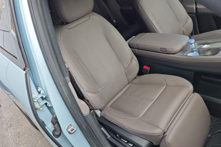 Used Nio ES7 2022 75 kWh Right Front Seat