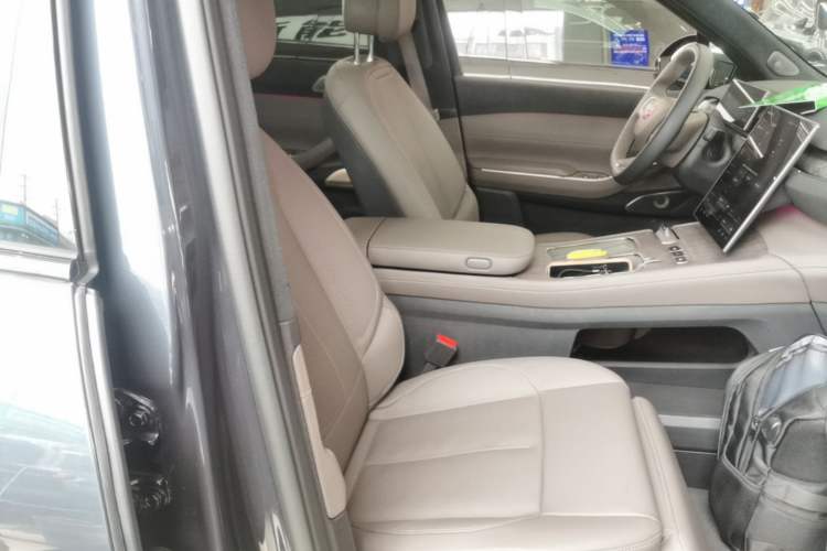 Used Nio ES7 2022 75 kWh Right Front Seat