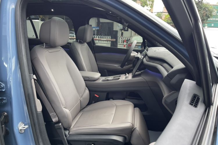 Used Nio ES7 2022 75 kWh Right Front Seat