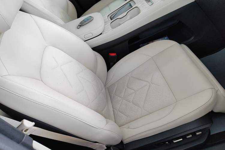 Used Nio ES7 2022 100kWh First Edition Right Front Seat