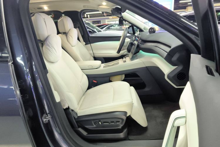 Used Nio ES7 2022 75 kWh Right Front Seat