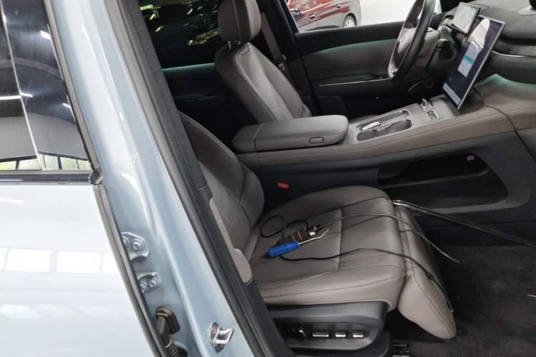 Used Nio ES7 2022 75 kWh Right Front Seat