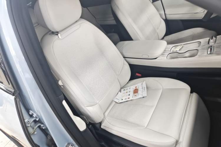 Used Nio ES7 2022 75 kWh Right Front Seat