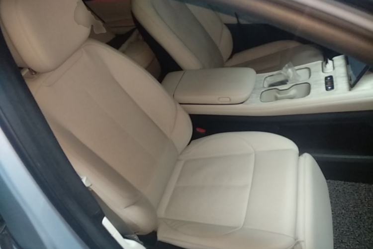 Used Nio ES7 2022 75 kWh Right Front Seat