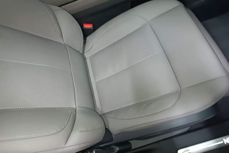 Used Nio ES7 2022 75 kWh Right Front Seat