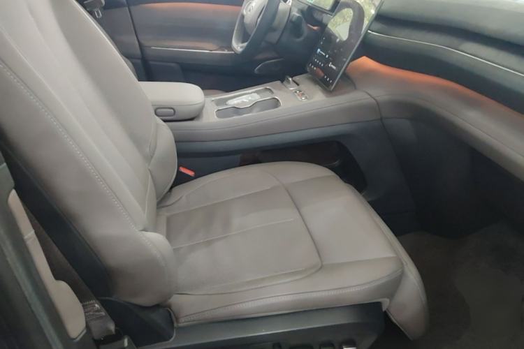 Used Nio ES7 2022 75 kWh Right Front Seat