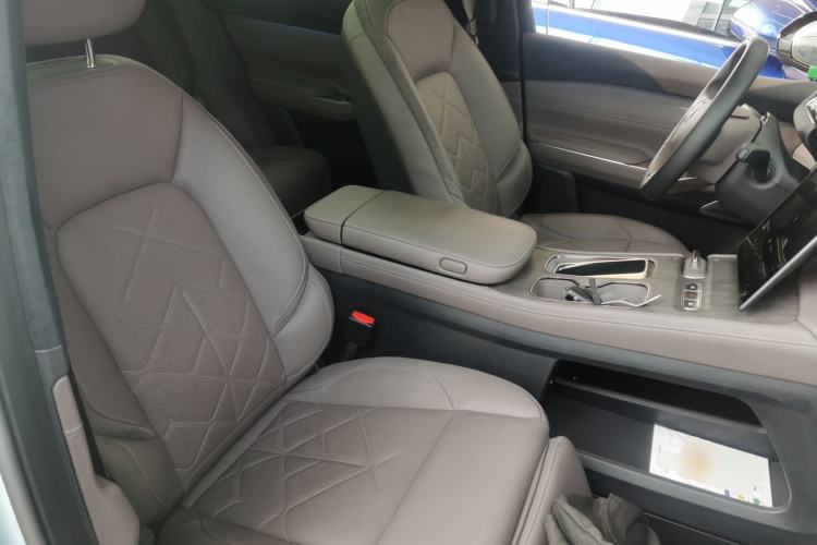 Used Nio ES7 2022 75 kWh Right Front Seat