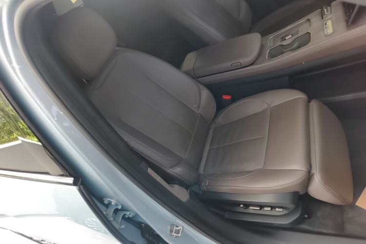 Used Nio ES7 2022 75 kWh Right Front Seat