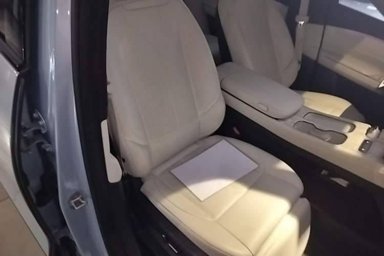 Used Nio ES7 2022 75 kWh Right Front Seat