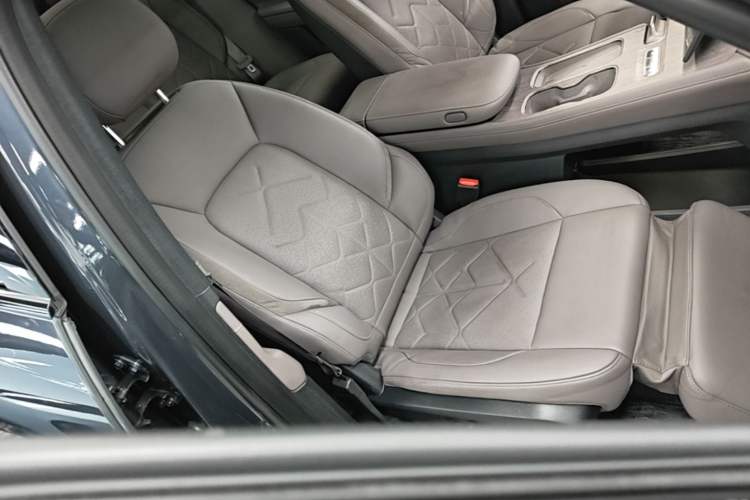 Used Nio ES7 2022 100kWh First Edition Right Front Seat