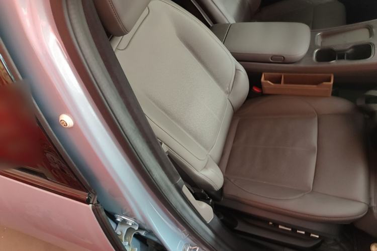 Used Nio ES7 2022 100 kWh Right Front Seat