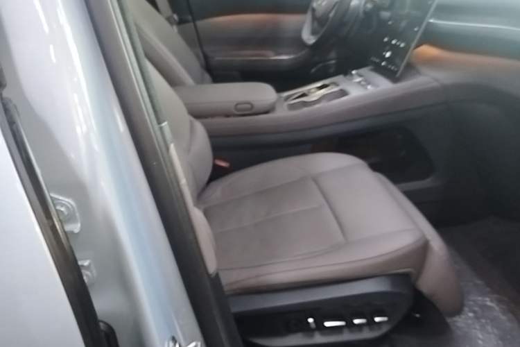 Used Nio ES7 2022 75 kWh Right Front Seat