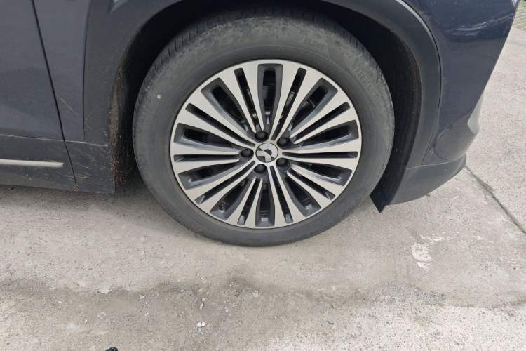 Used Nio ES7 2022 75 kWh Right Front Wheel Hub