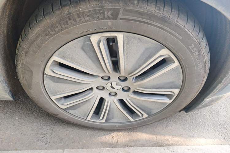 Used Nio ES7 2022 75 kWh Right Front Wheel Hub