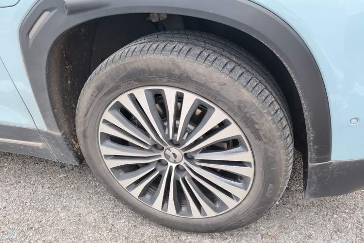Used Nio ES7 2022 75 kWh Right Front Wheel Hub