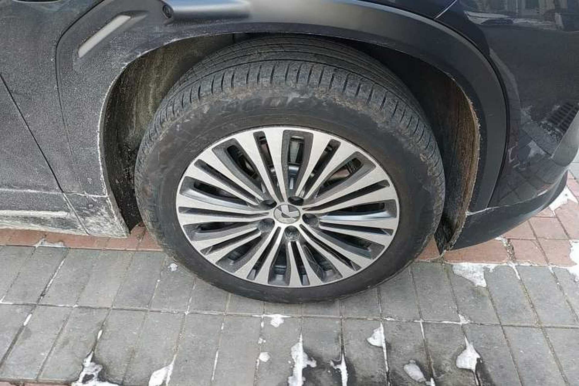 Used Nio ES7 2022 75 kWh Right Front Wheel Hub