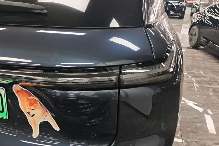 Used Nio ES7 2022 100 kWh Right Rear Taillight