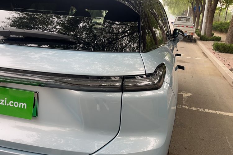 Used Nio ES7 2022 75 kWh Right Rear Taillight