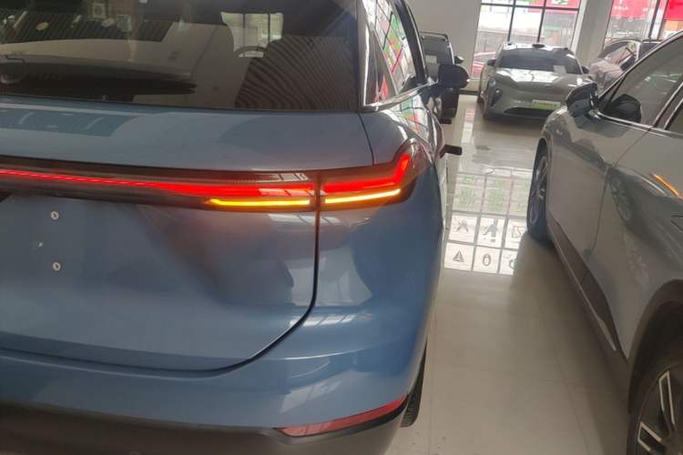 Used Nio ES7 2022 75 kWh Right Rear Taillight
