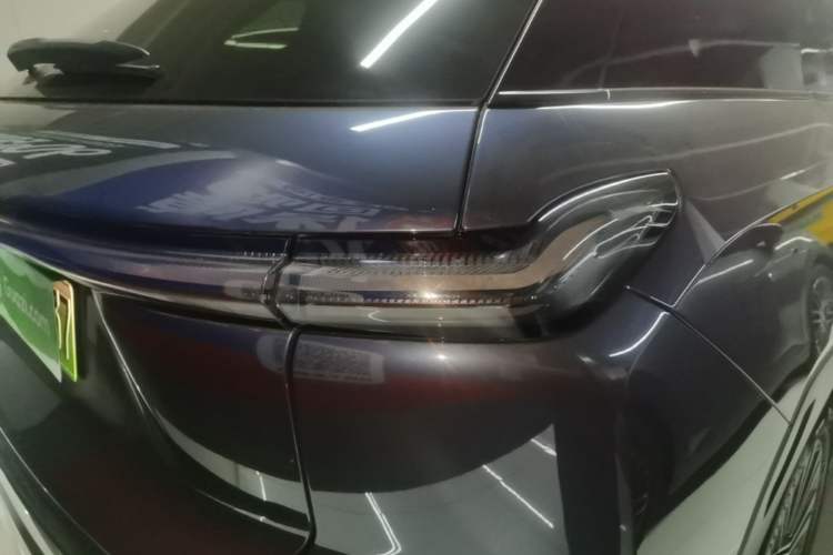Used Nio ES7 2022 75 kWh Right Rear Taillight