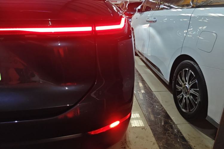 Used Nio ES7 2022 75 kWh Right Rear Taillight