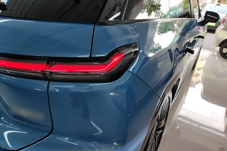 Used Nio ES7 2022 75 kWh Right Rear Taillight