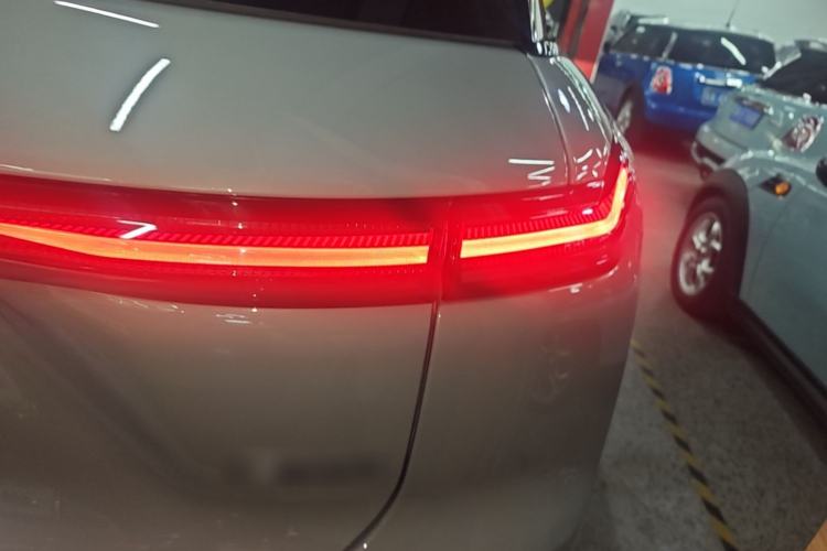 Used Nio ES7 2022 75 kWh Right Rear Taillight