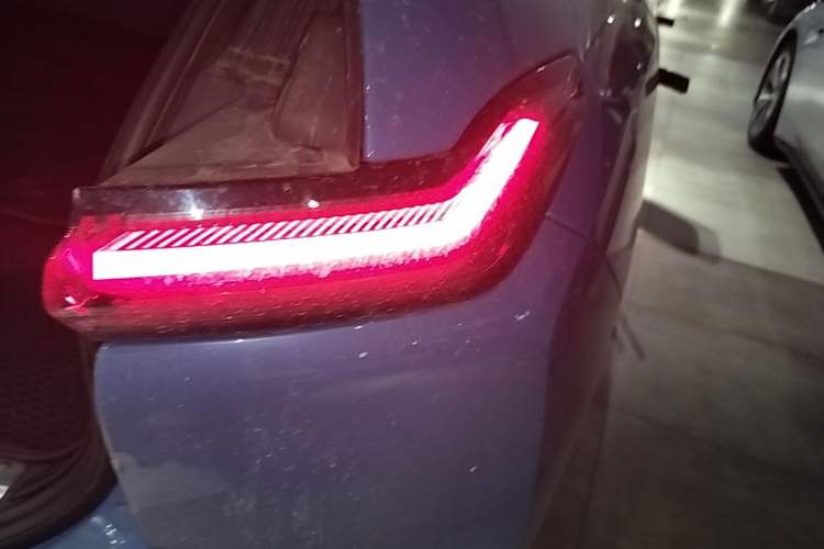 Used Nio ES7 2022 75 kWh Right Rear Taillight