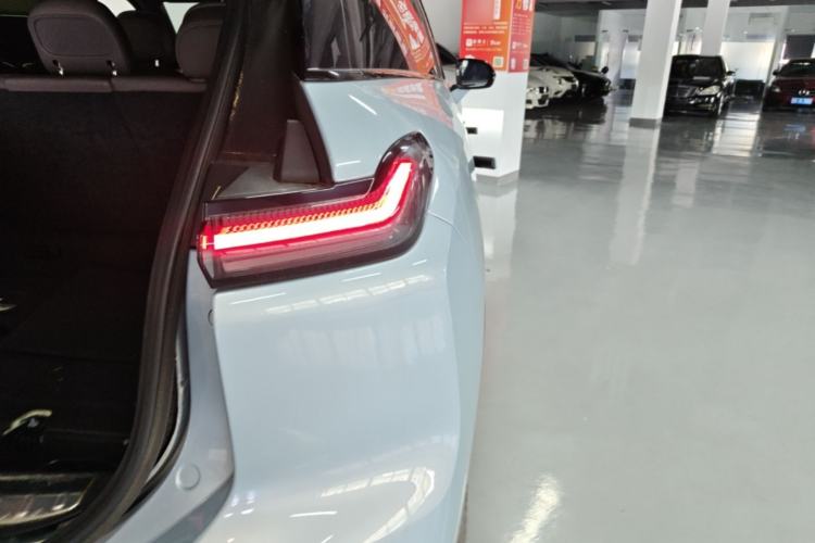 Used Nio ES7 2022 75 kWh Right Rear Taillight